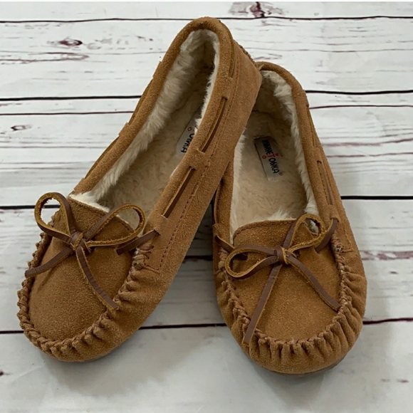 Minnetonka Other - Minnetonka Slipper Moccasins
